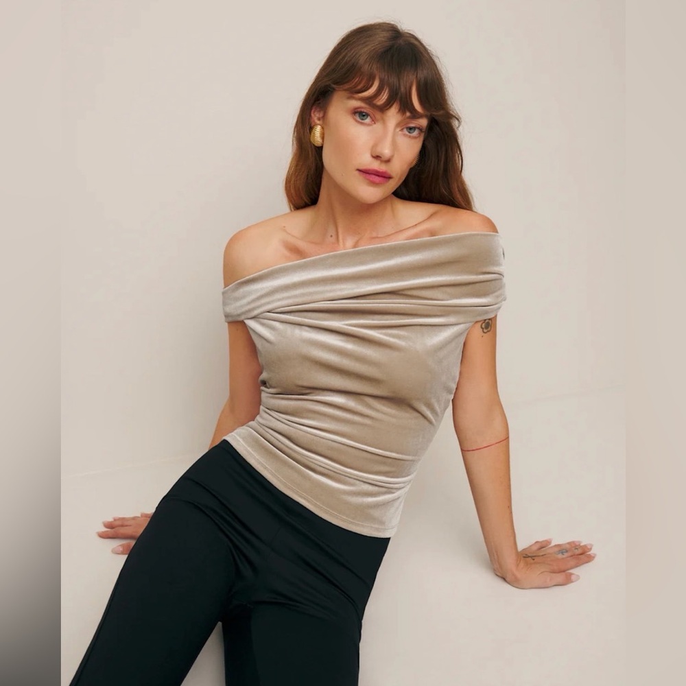 NWT Reformation Cello Velvet Top in Champagne Prosecco Off the Shoulder Size M